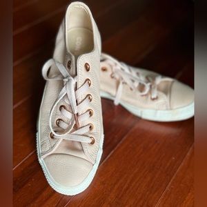 Women’s blush pink Converse with rose gold accents, size 9.